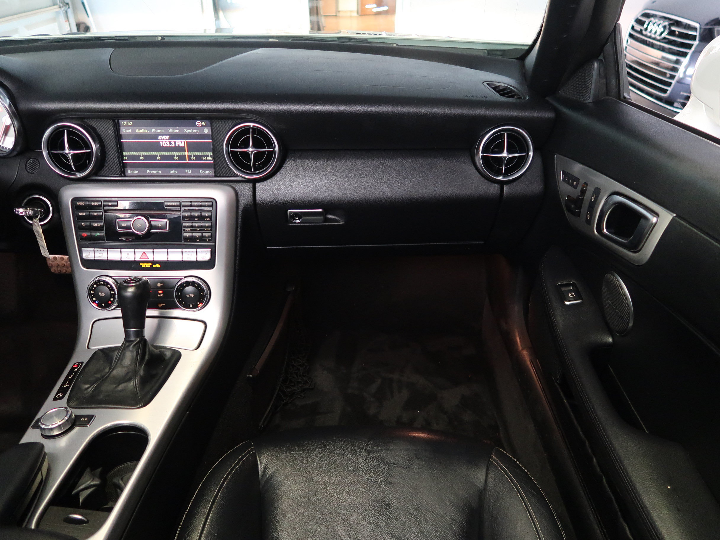 Used 2012 Mercedes-Benz SLK 350 image 15