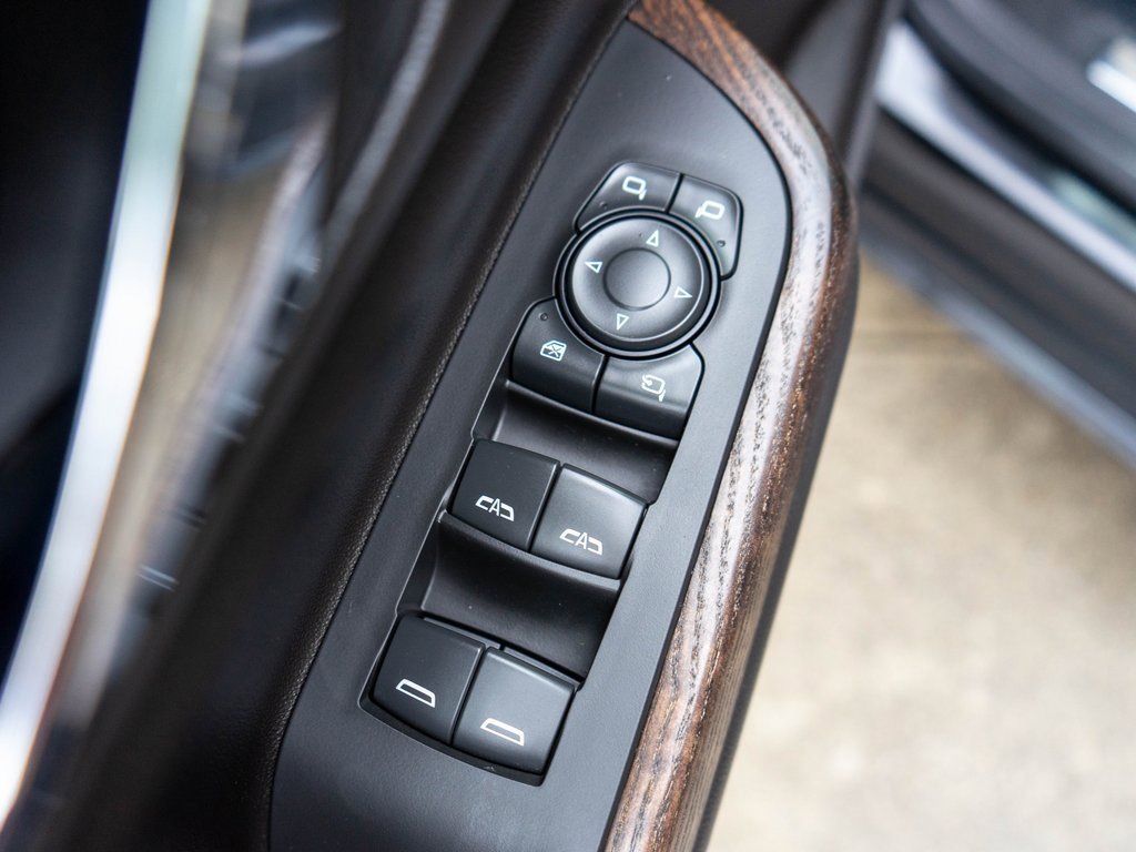 Used 2023 GMC Acadia Denali w/ Black Diamond Edition image 22