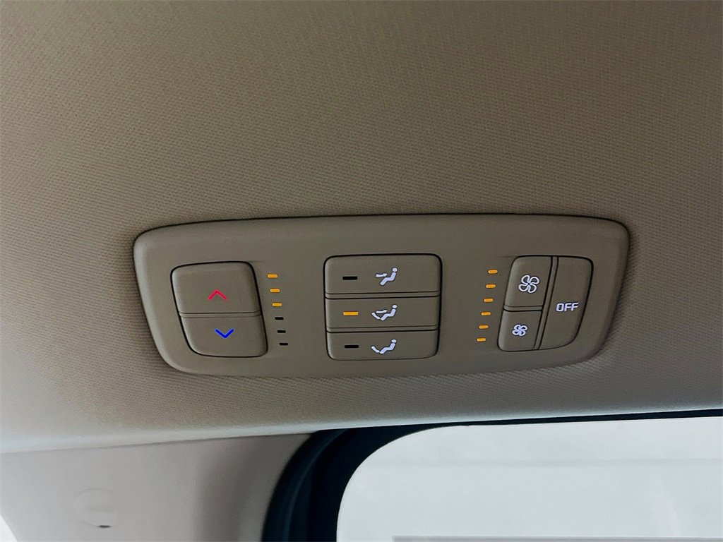 Used 2024 Kia Carnival LX image 23