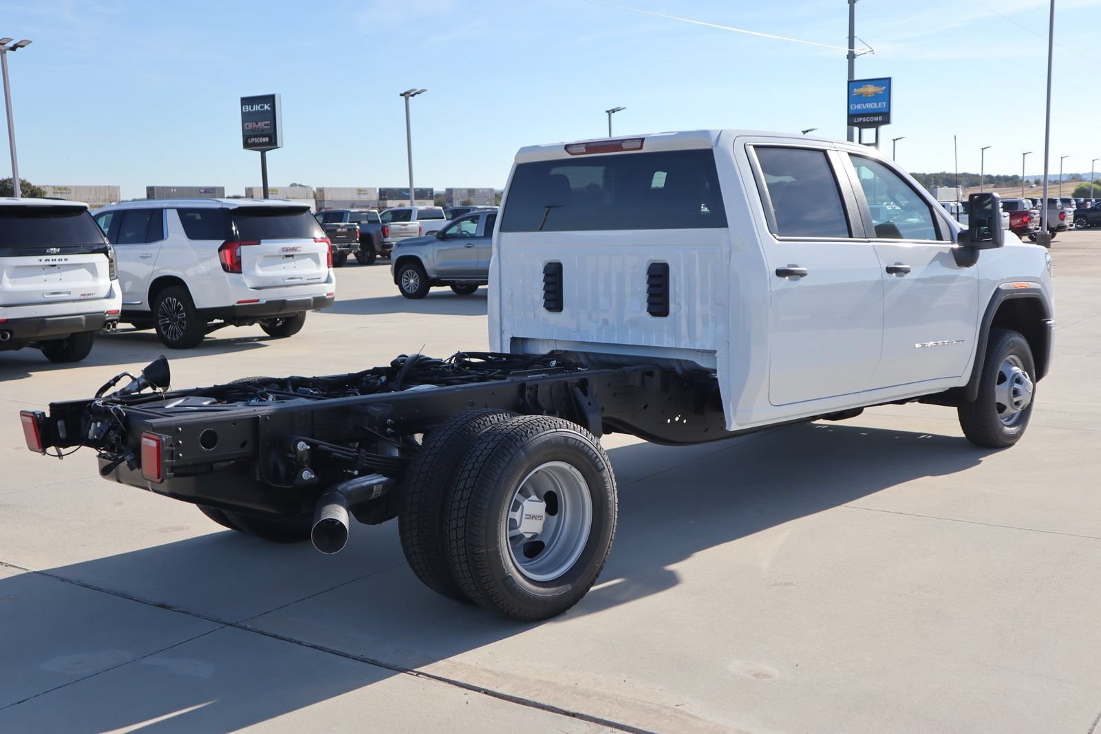 New 2026 GMC Sierra 3500 Pro w/ Convenience Package AWD/4WD image 4