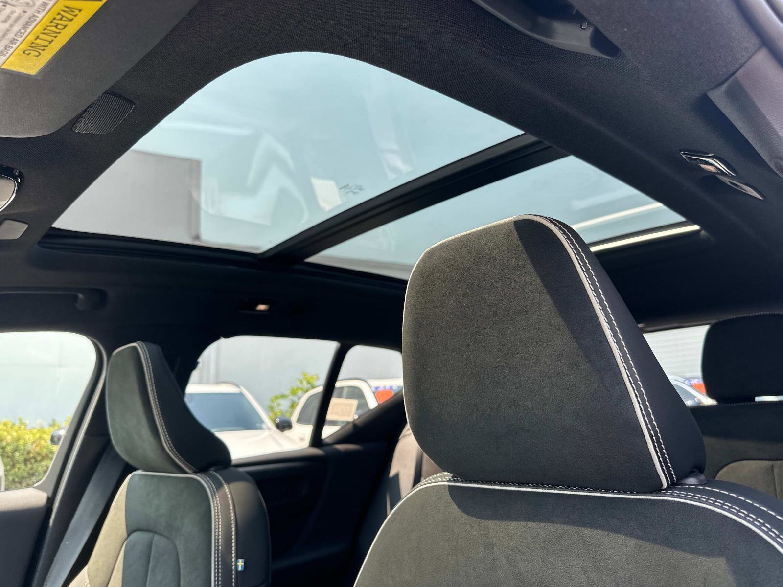 Certified 2023 Volvo XC40 Recharge Ultimate image 35