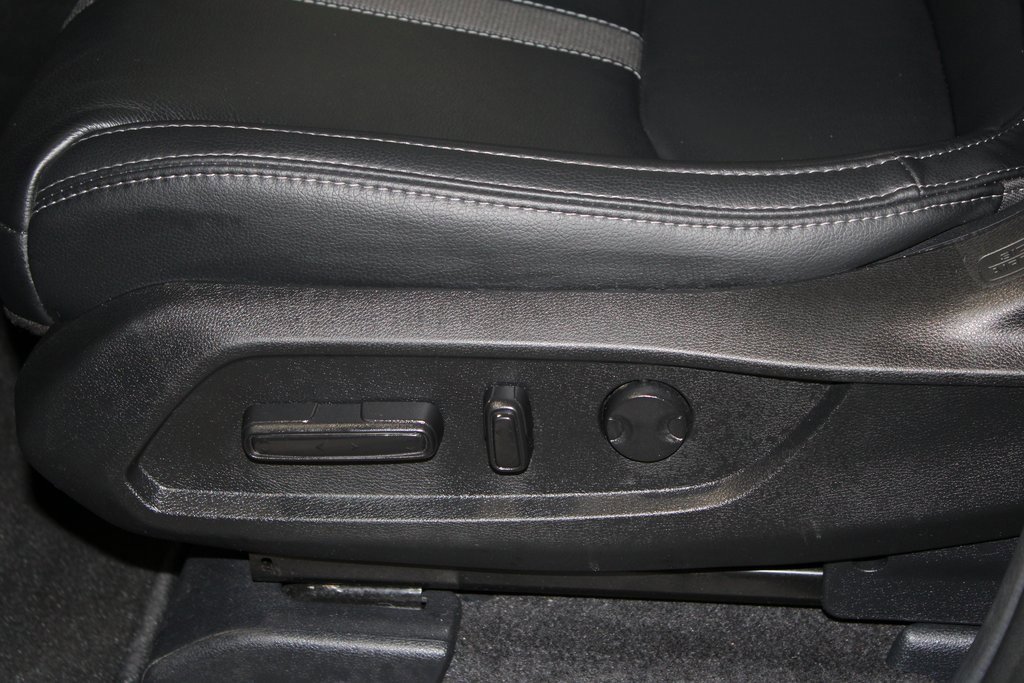 Used 2025 Honda Pilot Touring image 14