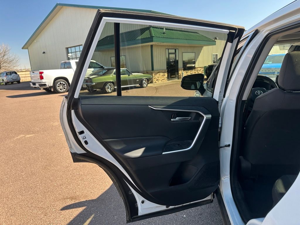 Used 2019 Toyota RAV4 XLE w/ Convenience Package AWD/4WD image 20