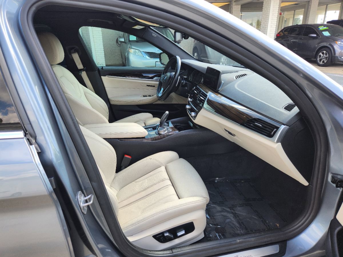 Used 2019 BMW 530i w/ Convenience Package RWD image 12