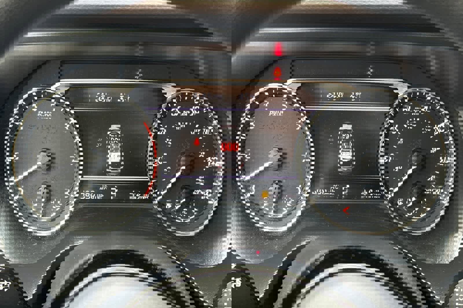 Used 2023 Nissan Rogue SV image 32