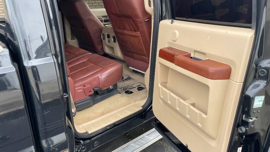 Used 2011 Ford F250 King Ranch w/ King Ranch w/Chrome Pkg AWD/4WD image 23