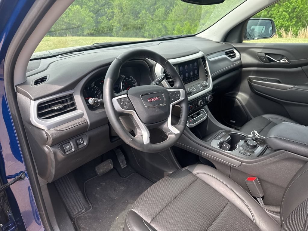 Used 2023 GMC Acadia SLT w/ Trailering Package FWD image 8