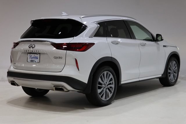 Used 2023 INFINITI QX50 Luxe AWD/4WD image 7