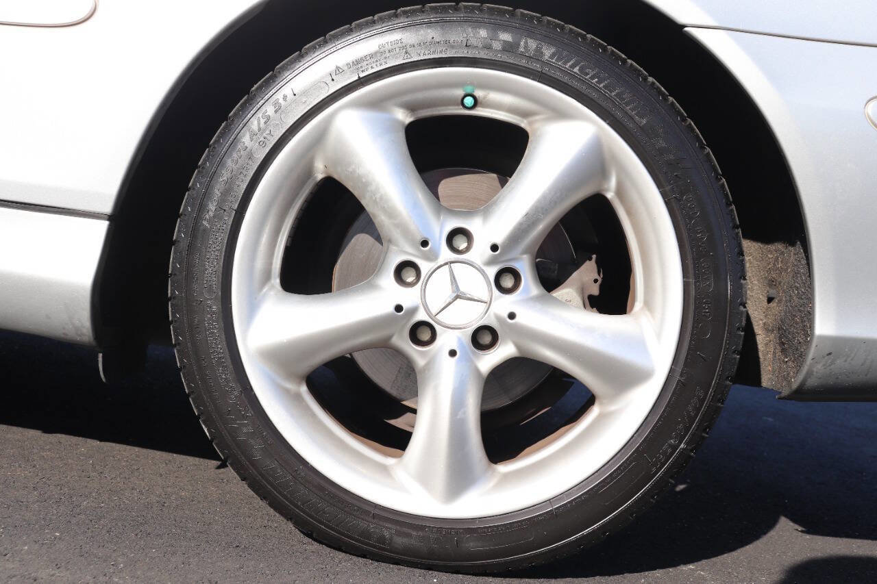 Used 2005 Mercedes-Benz CLK 320 Cabriolet image 31