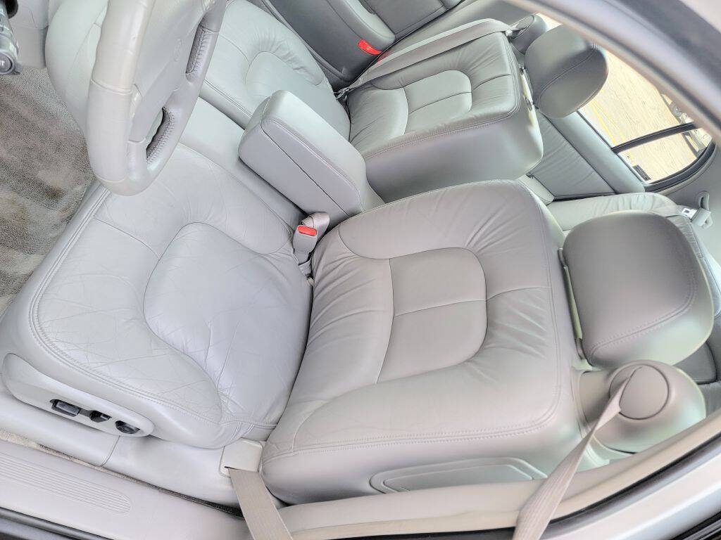 Used 2001 Buick Park Avenue w/ Prestige Pkg FWD image 9