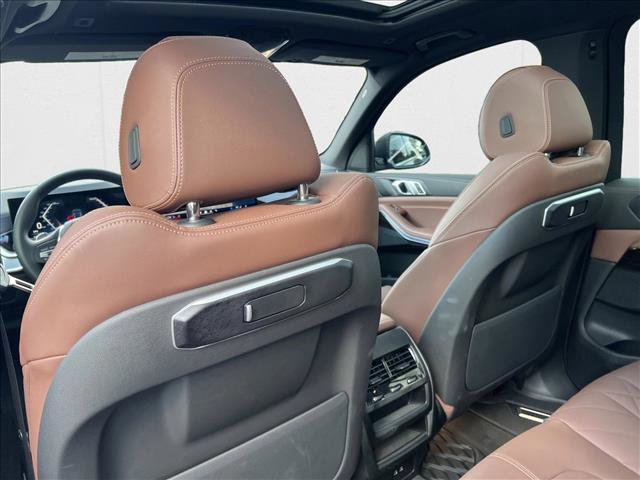 Used 2025 BMW X5 sDrive40i w/ Parking Assistance Package image 17