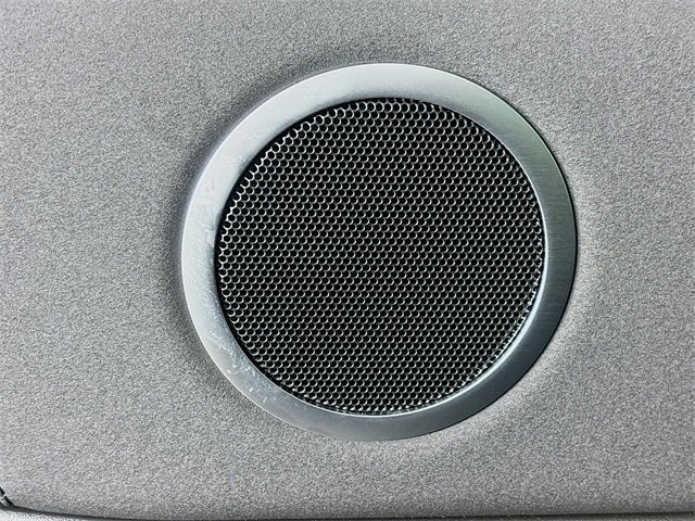 Used 2024 Land Rover Discovery S image 27