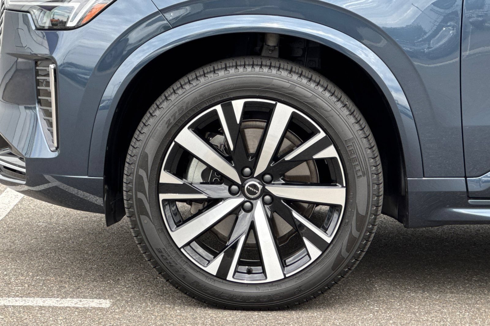 Certified 2026 Volvo XC90 B6 Core AWD/4WD image 33