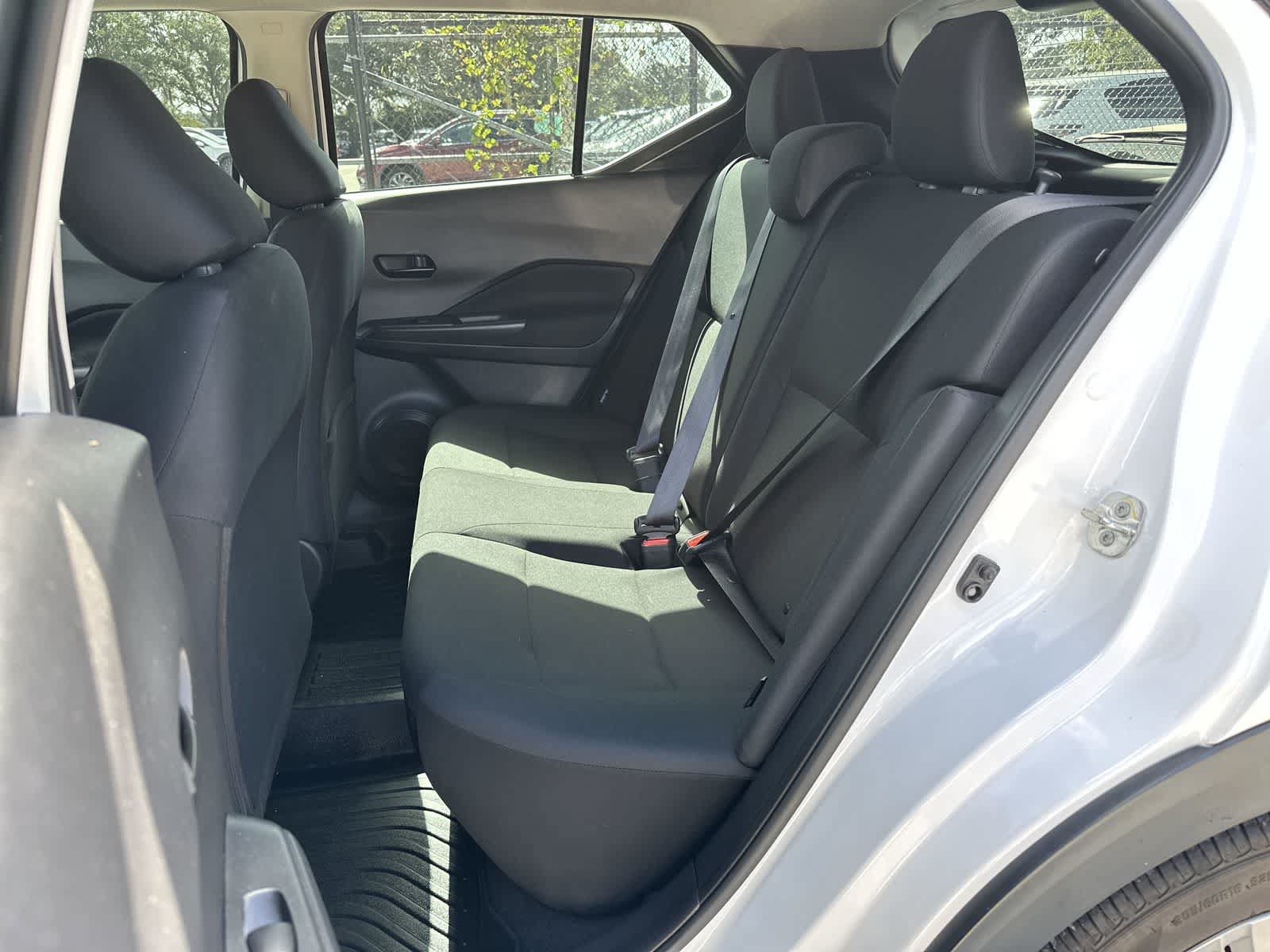 Used 2023 Nissan Kicks S FWD image 4