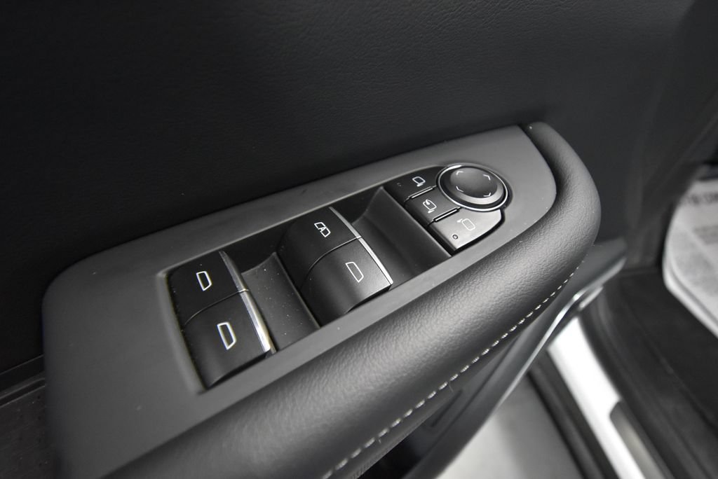 Used 2026 Buick Enclave Sport Touring AWD/4WD image 5