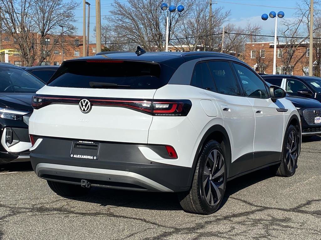 Certified 2022 Volkswagen ID.4 Pro S w/ Gradient Package image 3