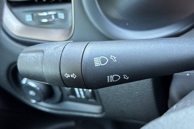 Used 2023 Jeep Renegade Latitude AWD/4WD image 38