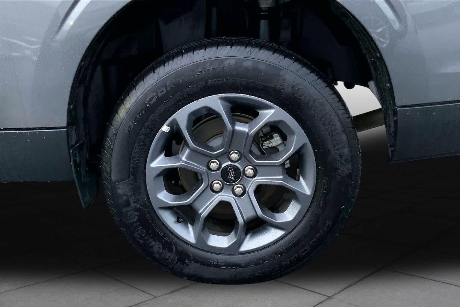Used 2025 Ford Maverick XLT w/ Equipment Group 302A AWD/4WD image 11