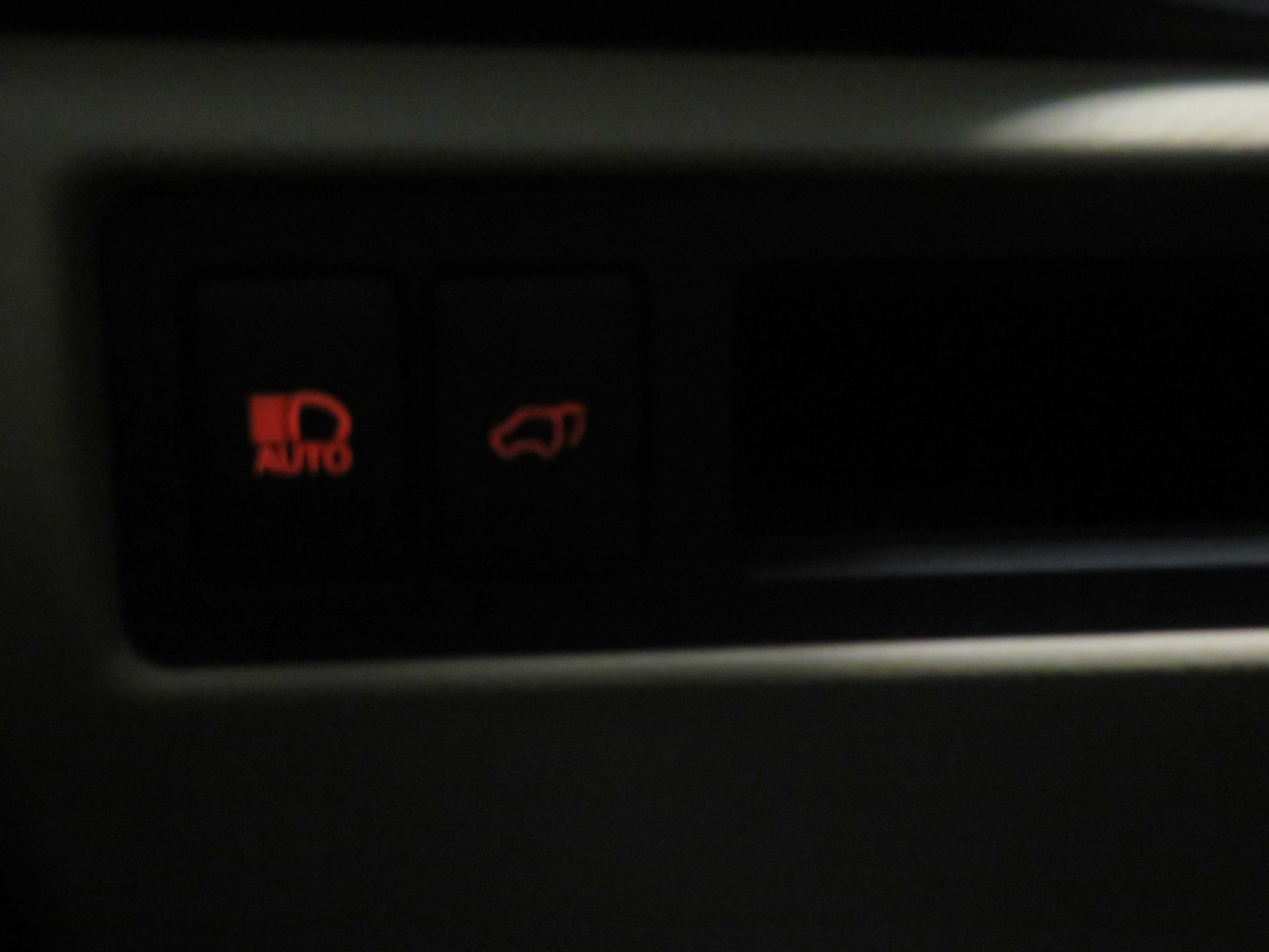 Used 2018 Toyota Sequoia Limited w/ Safety & Convenience Package AWD/4WD image 40