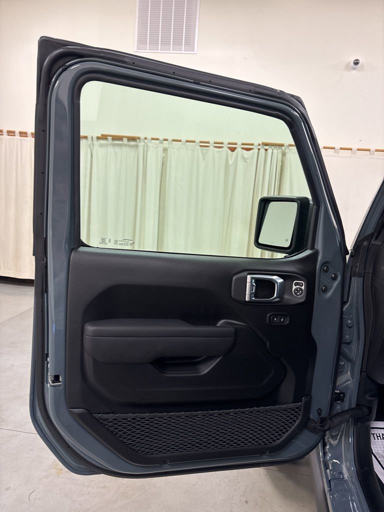 New 2026 Jeep Gladiator Willys AWD/4WD image 19