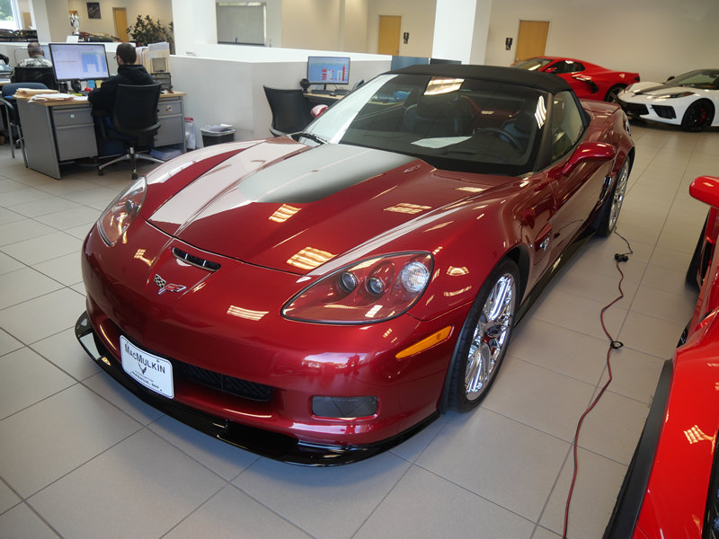 Used 2013 Chevrolet Corvette 427 w/ 1SC Preferred Equipment Group RWD image 2