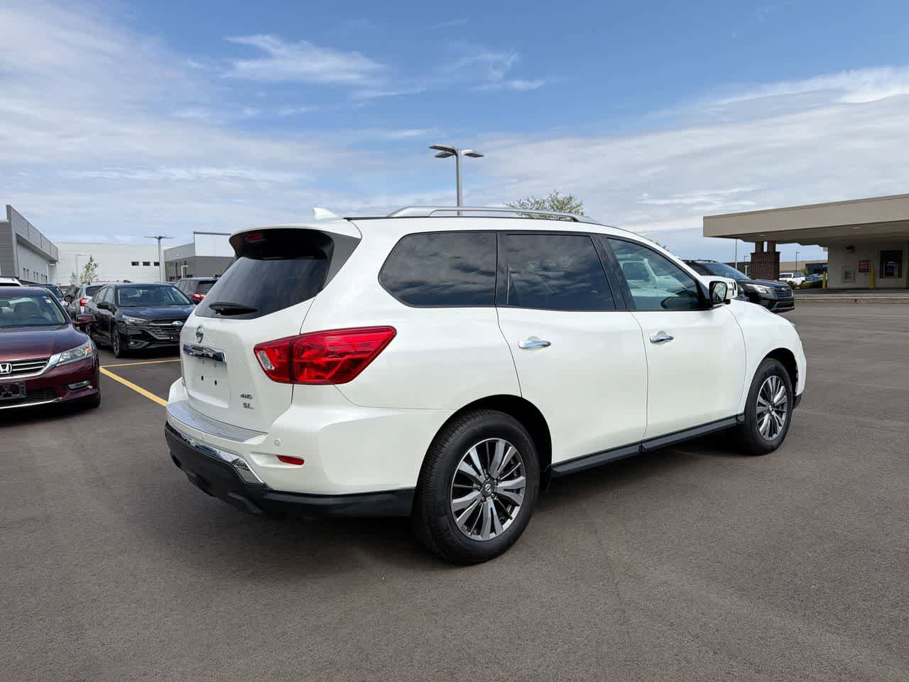 Used 2019 Nissan Pathfinder SL AWD/4WD image 13
