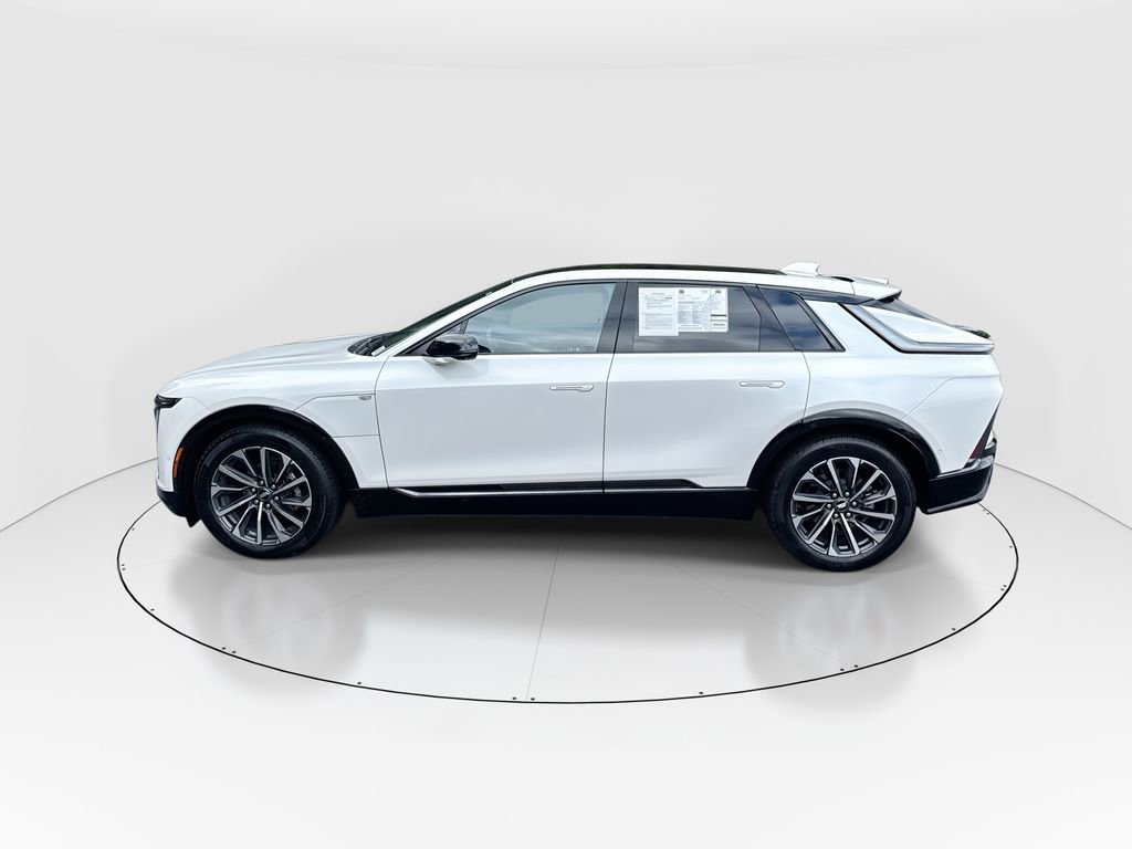 Used 2025 Cadillac Lyriq Sport AWD/4WD image 5