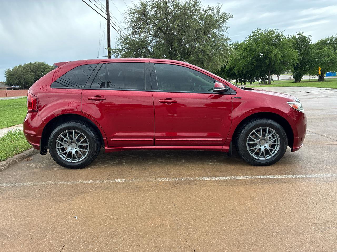 Used 2014 Ford Edge Sport w/ Driver Entry Package FWD image 4