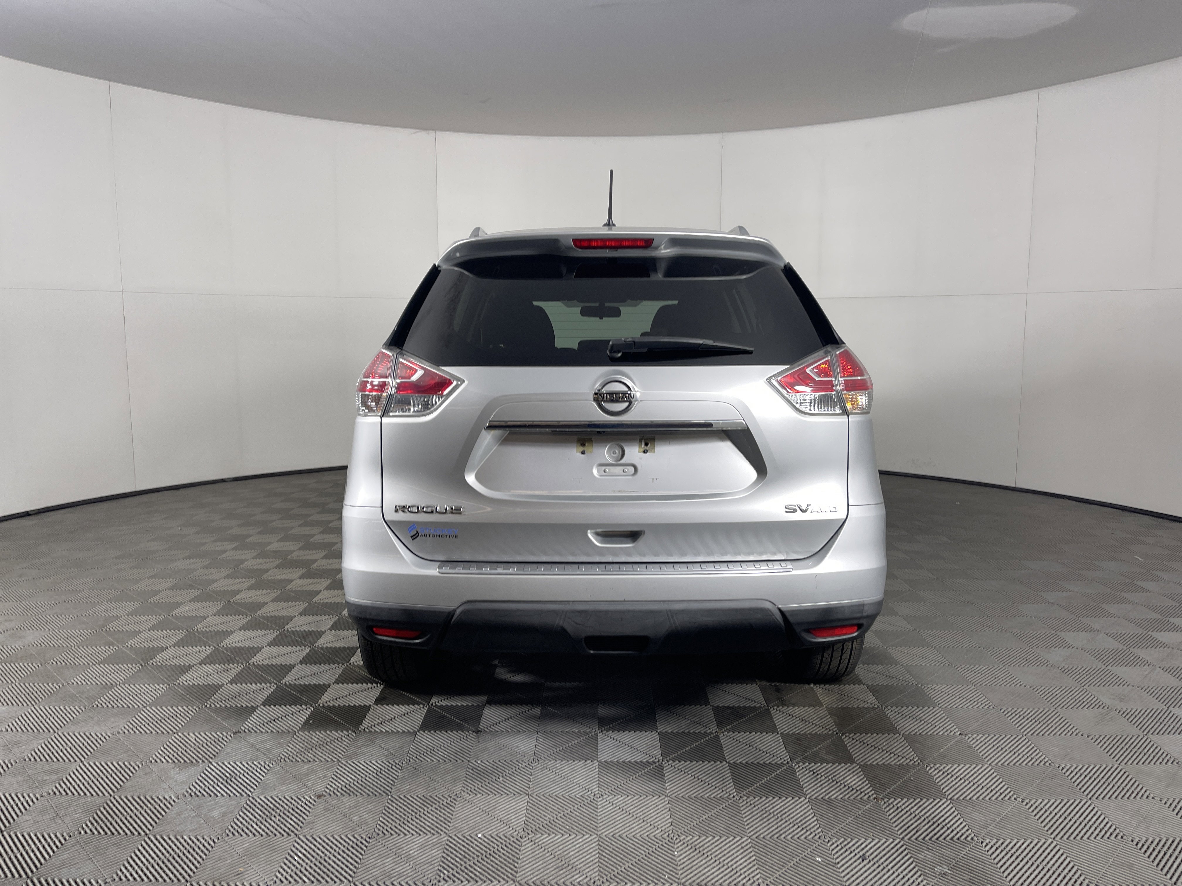 Used 2016 Nissan Rogue SV image 4