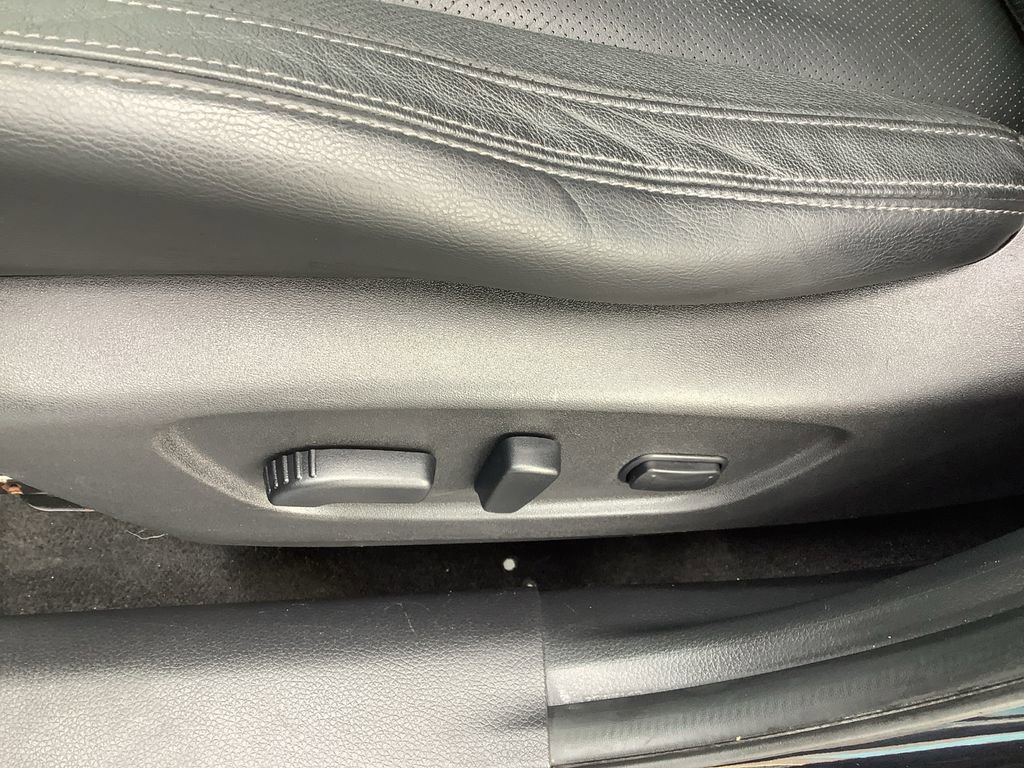 Used 2017 Nissan Rogue SL image 25