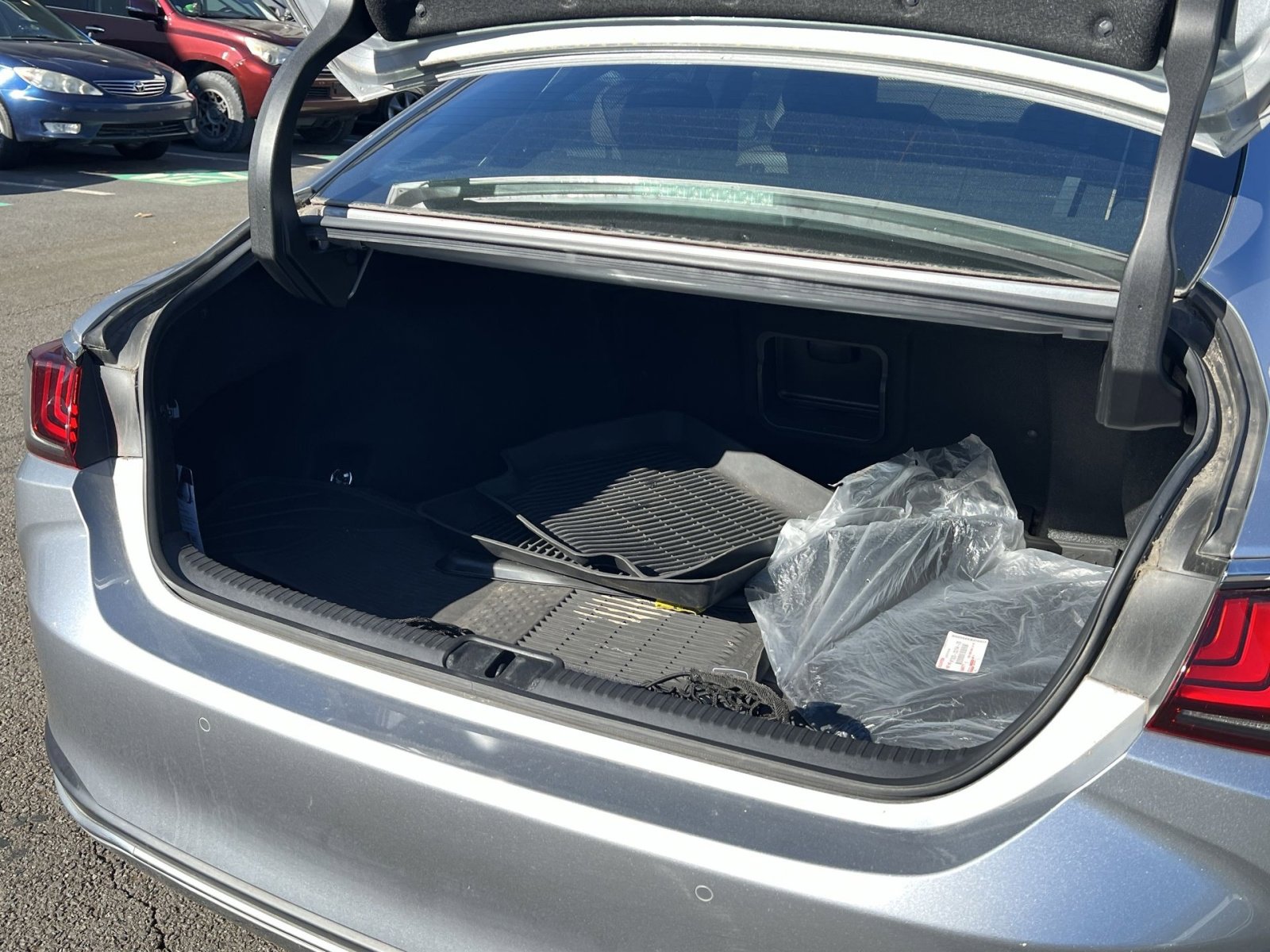 Used 2022 Lexus ES 300h w/ Luxury Package image 26