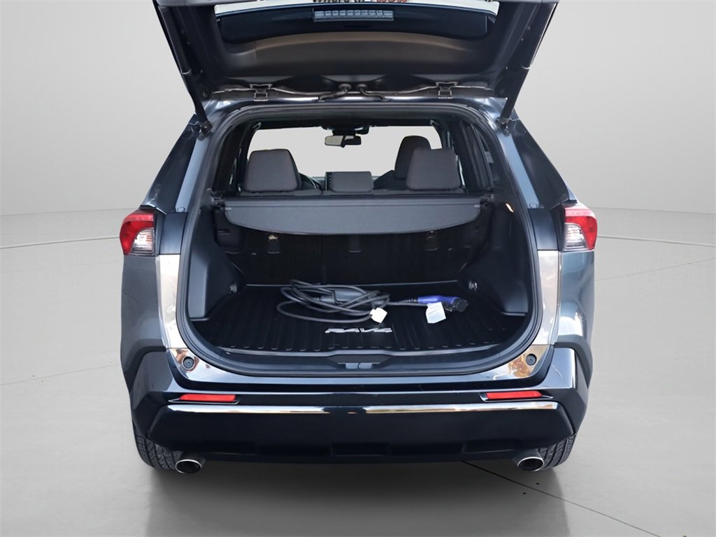 Certified 2021 Toyota RAV4 SE image 38