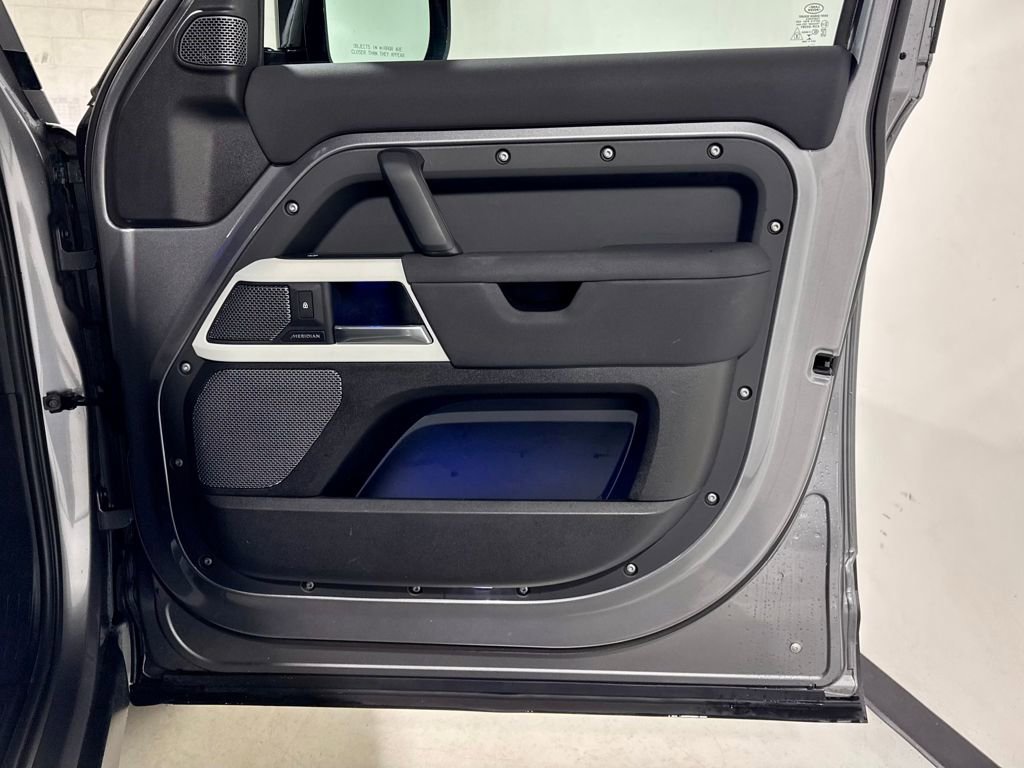 Used 2022 Land Rover Defender 110 S image 27