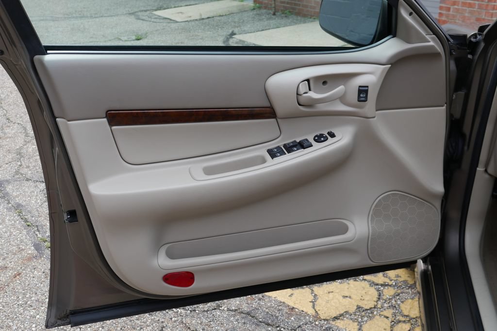 Used 2002 Chevrolet Impala LS w/ Seating Comfort Pkg FWD image 26