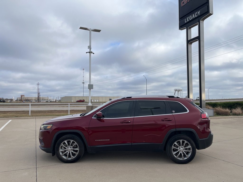 Used 2021 Jeep Cherokee Latitude Lux w/ Comfort/Convenience Group image 3