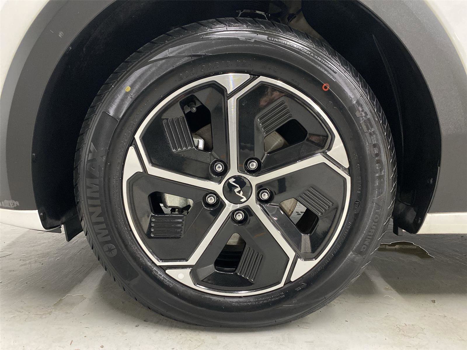 Used 2023 Kia Niro EX FWD image 22