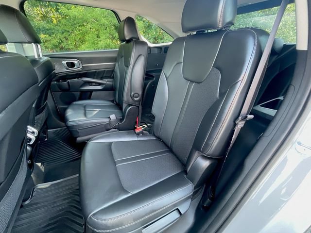 Used 2023 Kia Sorento SX AWD/4WD image 26