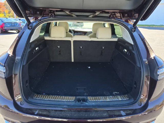 Certified 2021 Buick Envision Avenir w/ Technology Package II AWD/4WD image 33