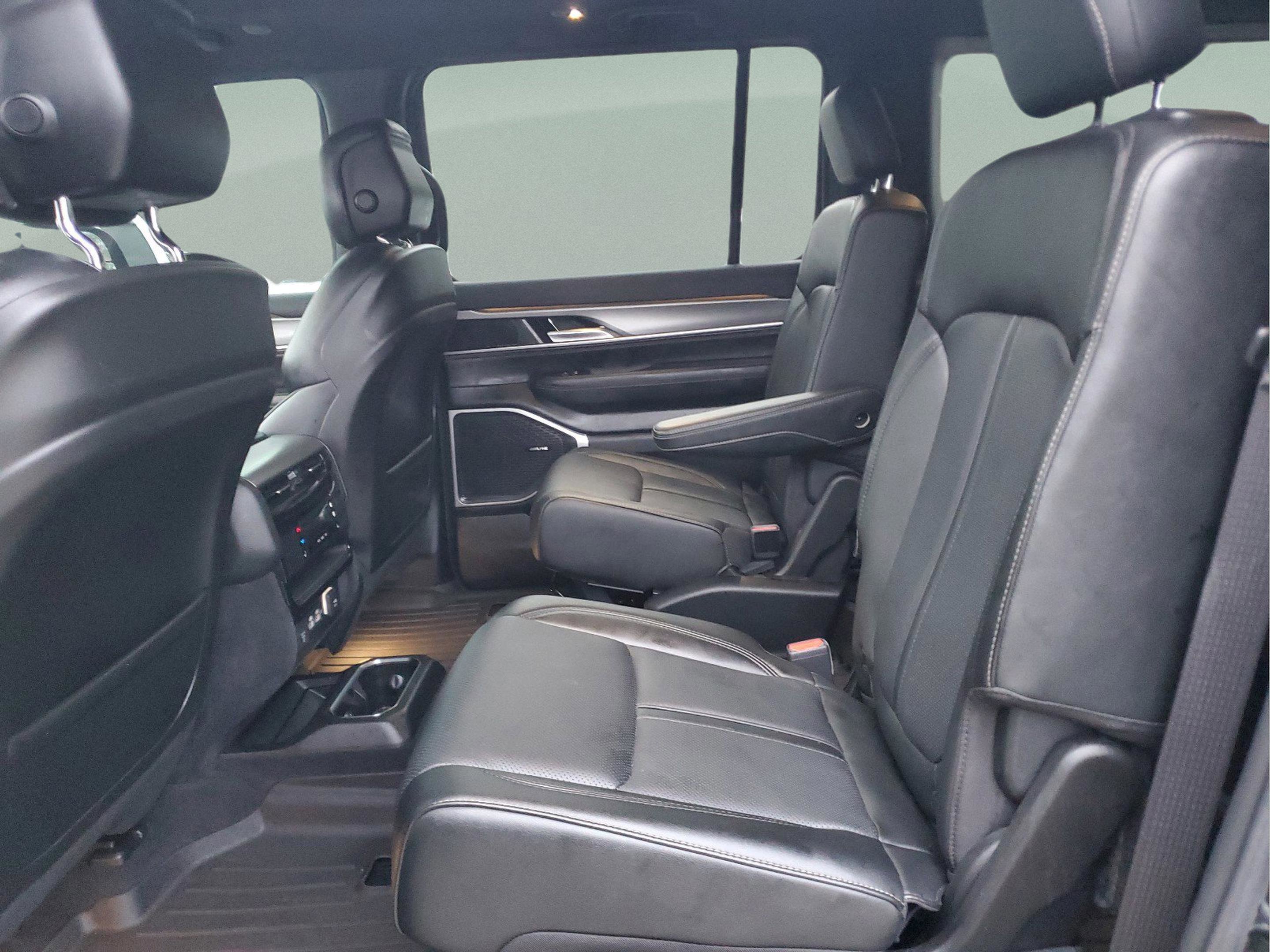 Used 2023 Jeep Wagoneer Series II image 9