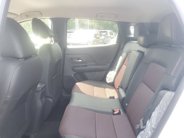 New 2026 Nissan Kicks SR FWD image 8