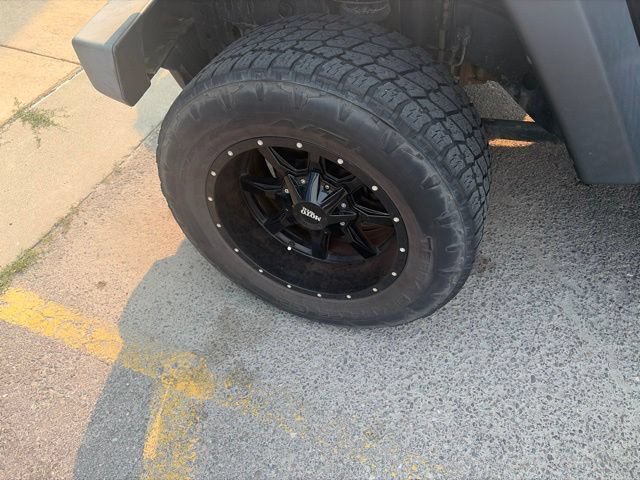 Used 2018 Jeep Wrangler Unlimited Rubicon w/ Cold Weather Group AWD/4WD image 9