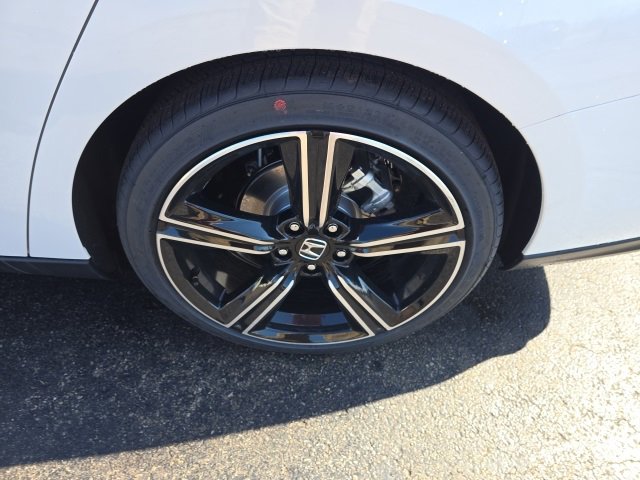 Certified 2025 Honda Accord Sport image 9