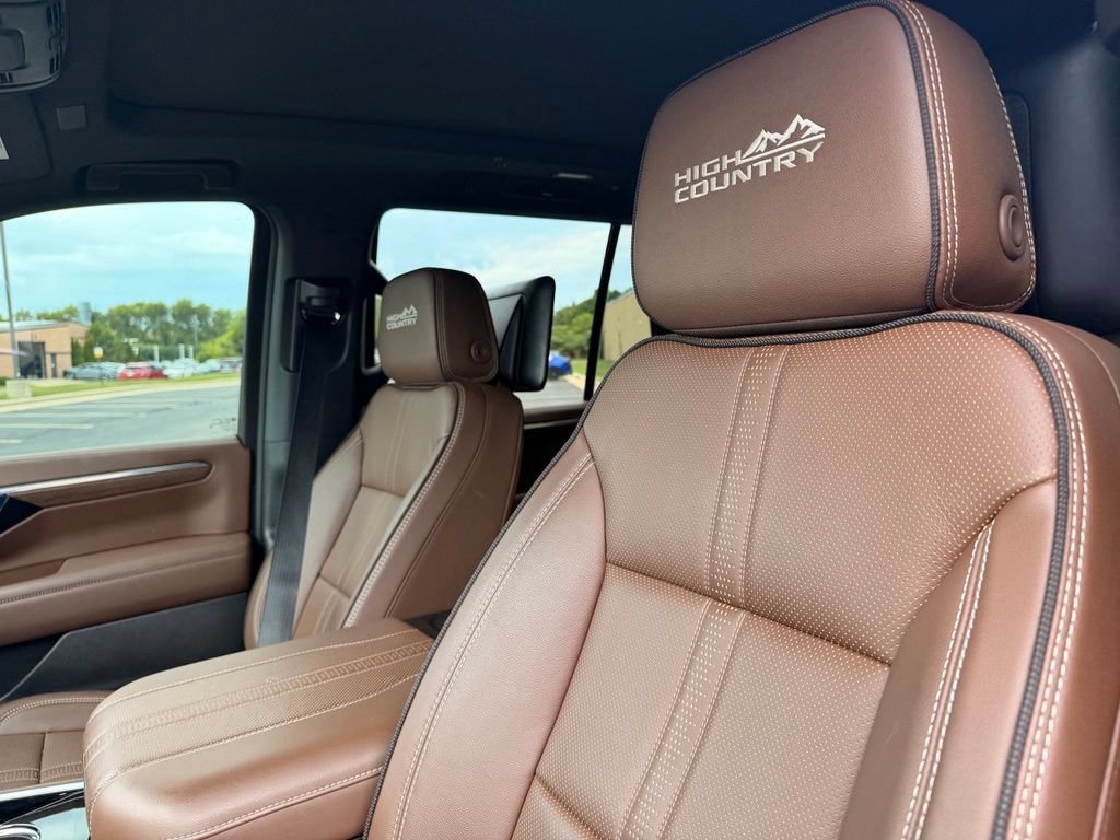 Certified 2025 Chevrolet Tahoe High Country AWD/4WD image 13