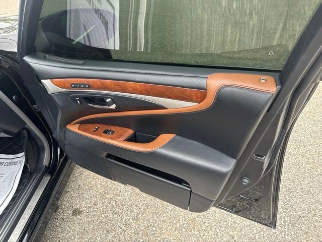 Used 2015 Lexus LS 460 L RWD image 17