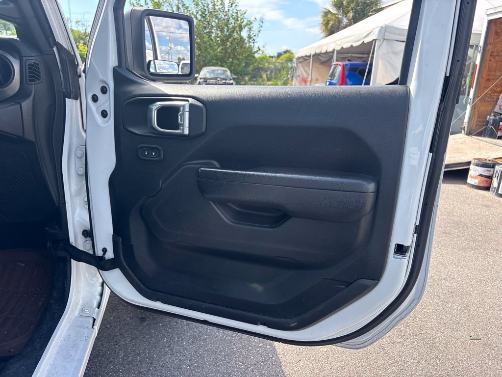 Used 2023 Jeep Gladiator Sport AWD/4WD image 18
