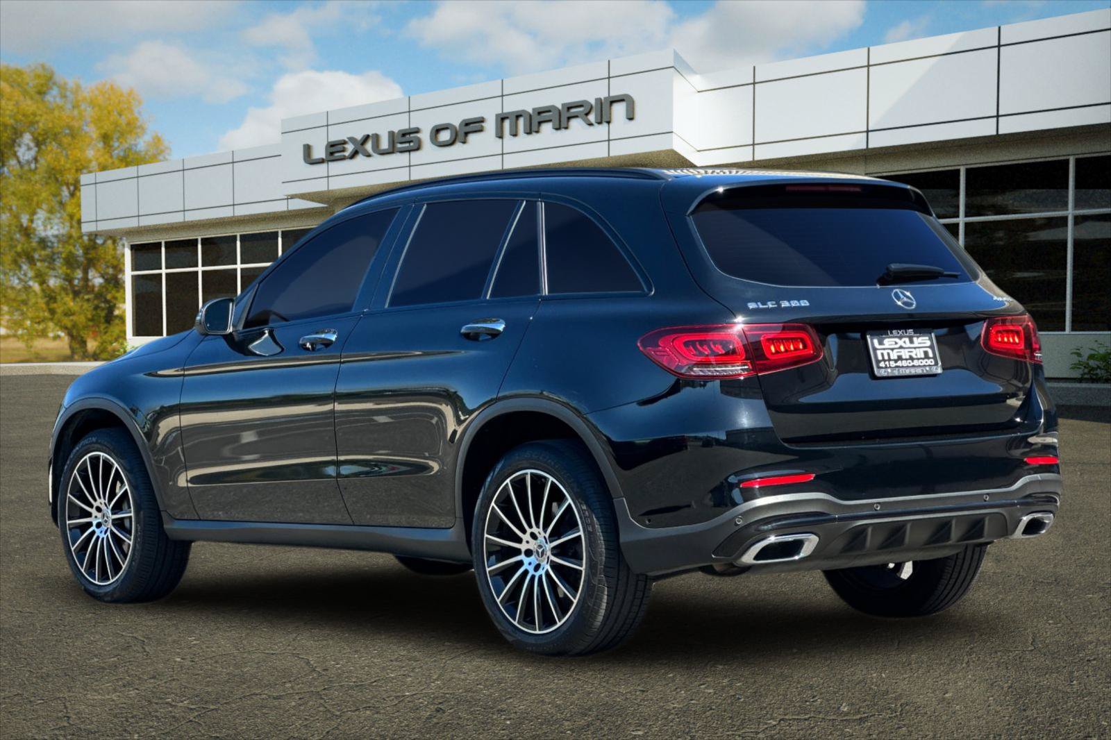Used 2022 Mercedes-Benz GLC 300 4MATIC image 3
