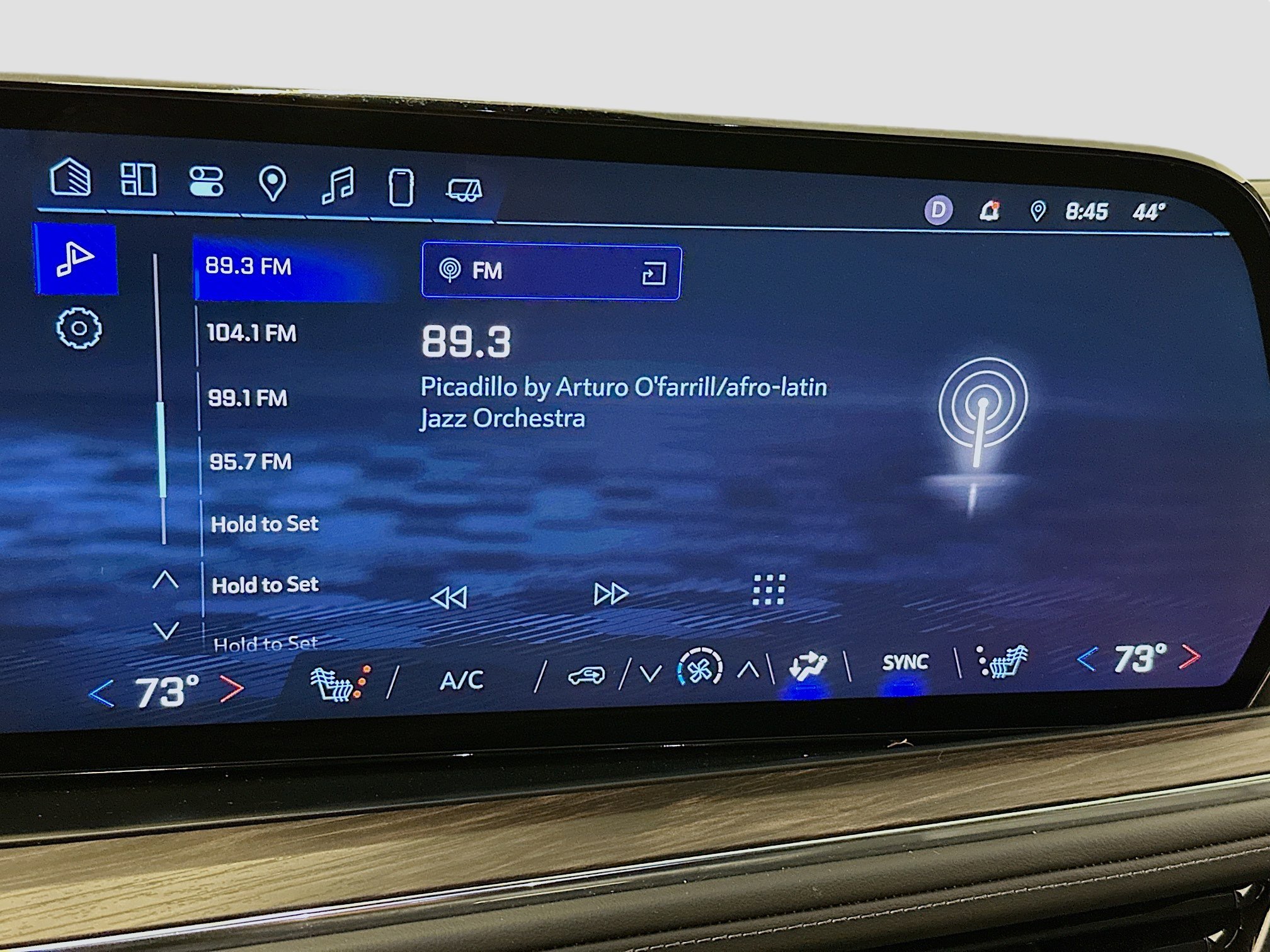 Used 2025 Chevrolet Suburban LT image 21