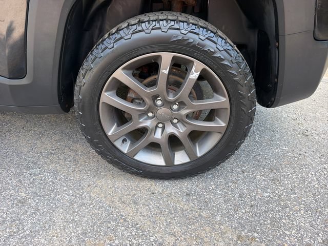 Used 2016 Jeep Renegade 75th Anniversary AWD/4WD image 31