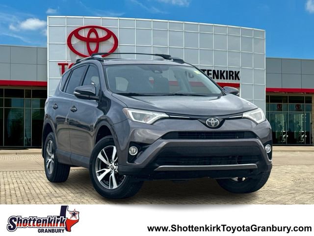 Used 2017 Toyota RAV4 XLE FWD image 1