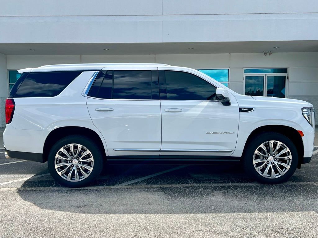 Used 2021 GMC Yukon Denali w/ Denali Ultimate Package image 3
